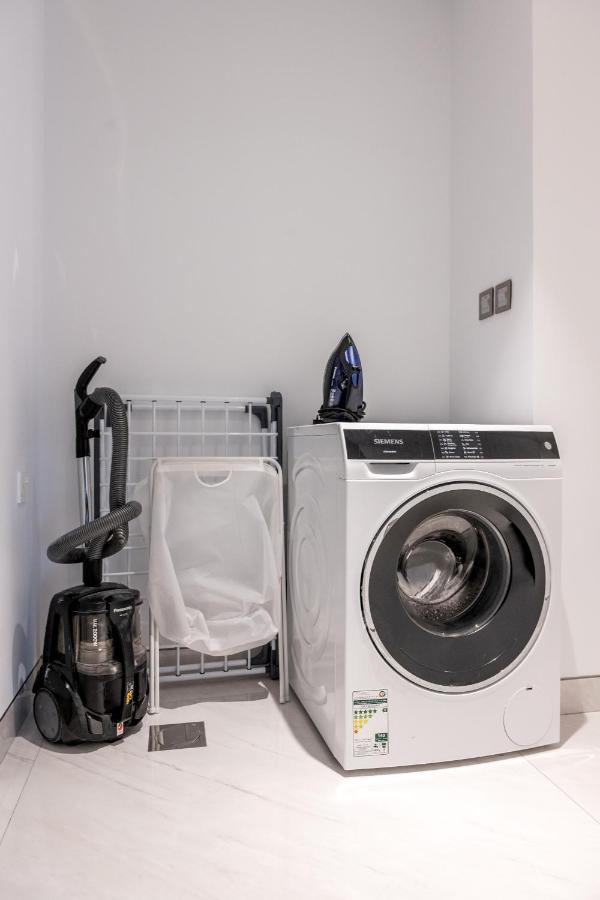 Spectacular 3 Bedroom Condo With Maids Room Facing The Dubai Eye Exterior foto